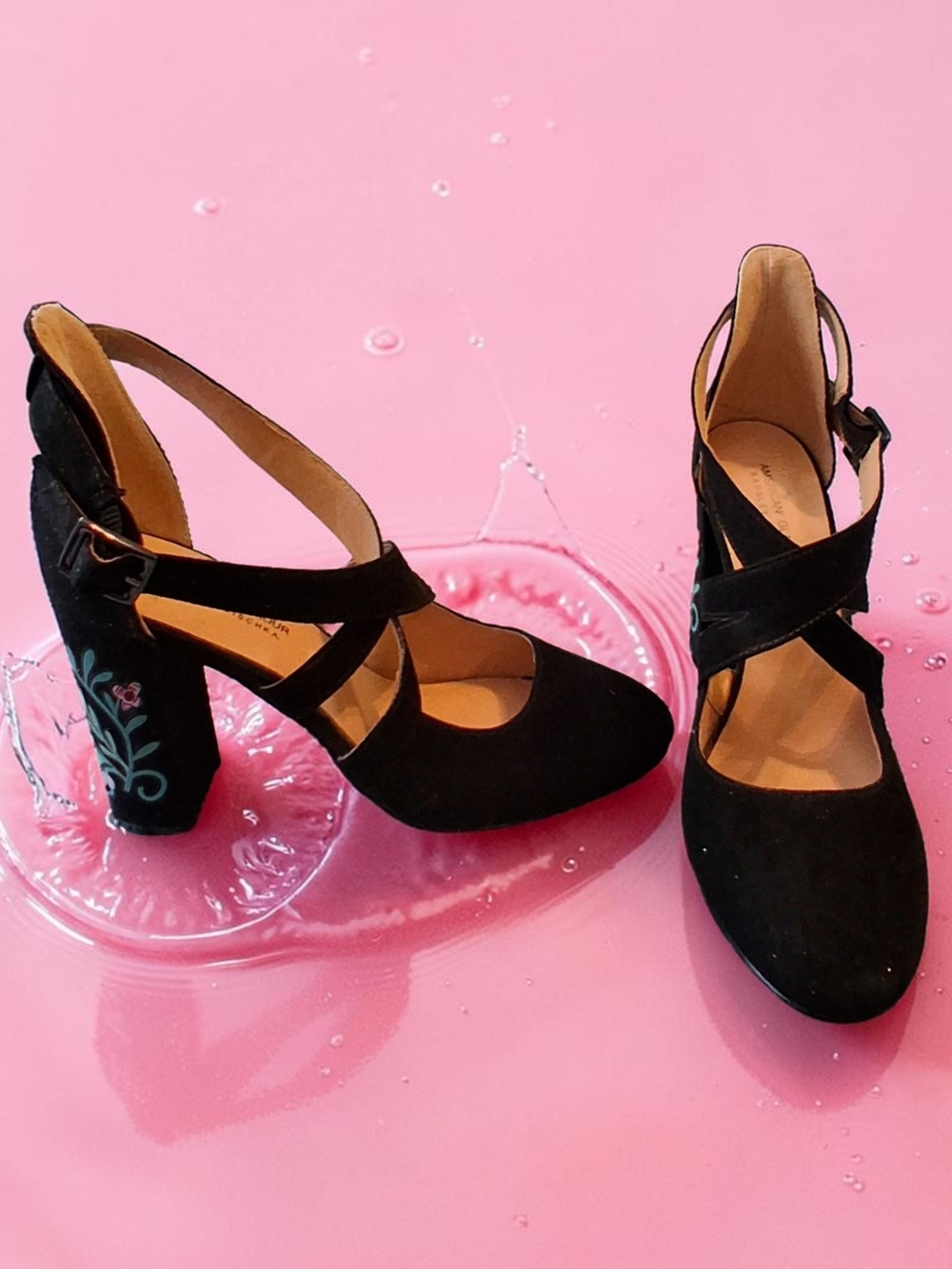 Badgley Mischka Black Suede Embroidered Block Heel Pumps Womens Shoes Size 8.5